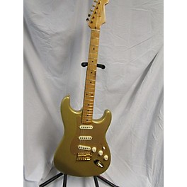 Used Fender Used 2004 Fender 50th Anniversary American Stratocaster Gold Solid Body Electric Guitar