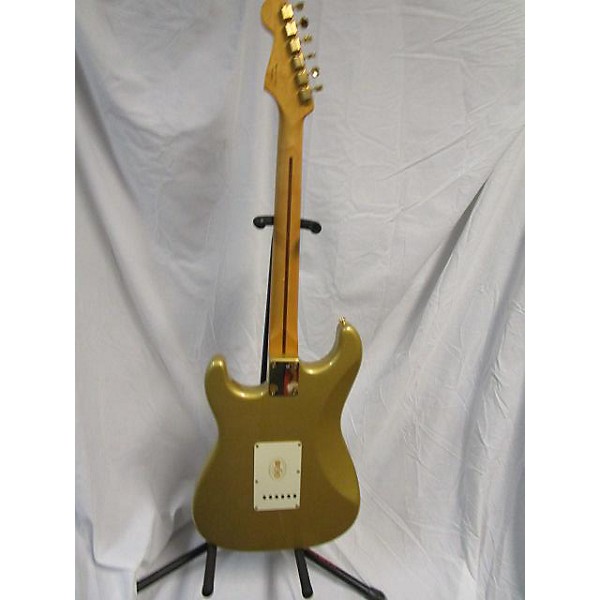 Used Fender Used 2004 Fender 50th Anniversary American Stratocaster Gold Solid Body Electric Guitar