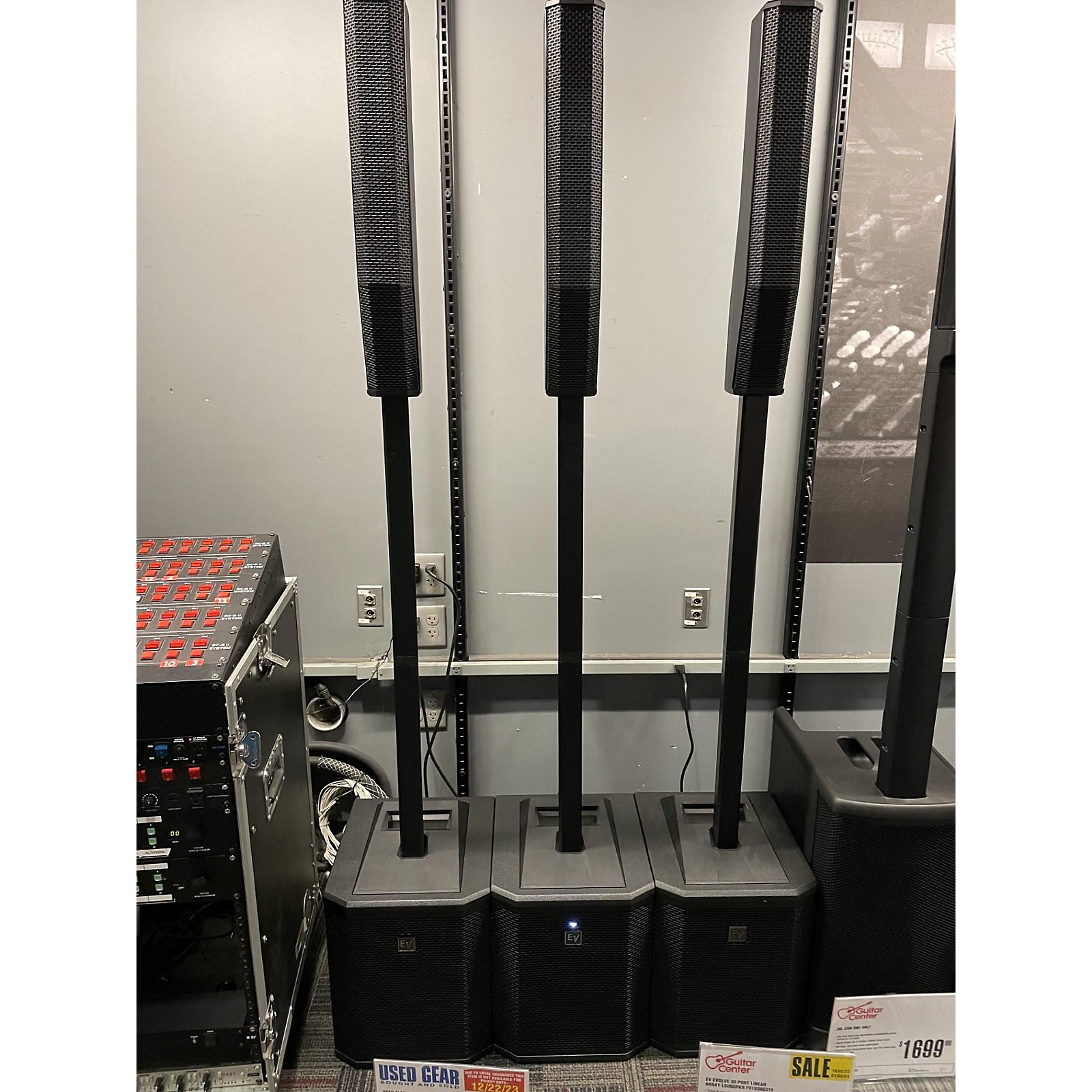 Used ElectroVoice EVOLVE 30M Powered Speaker Guitar Center