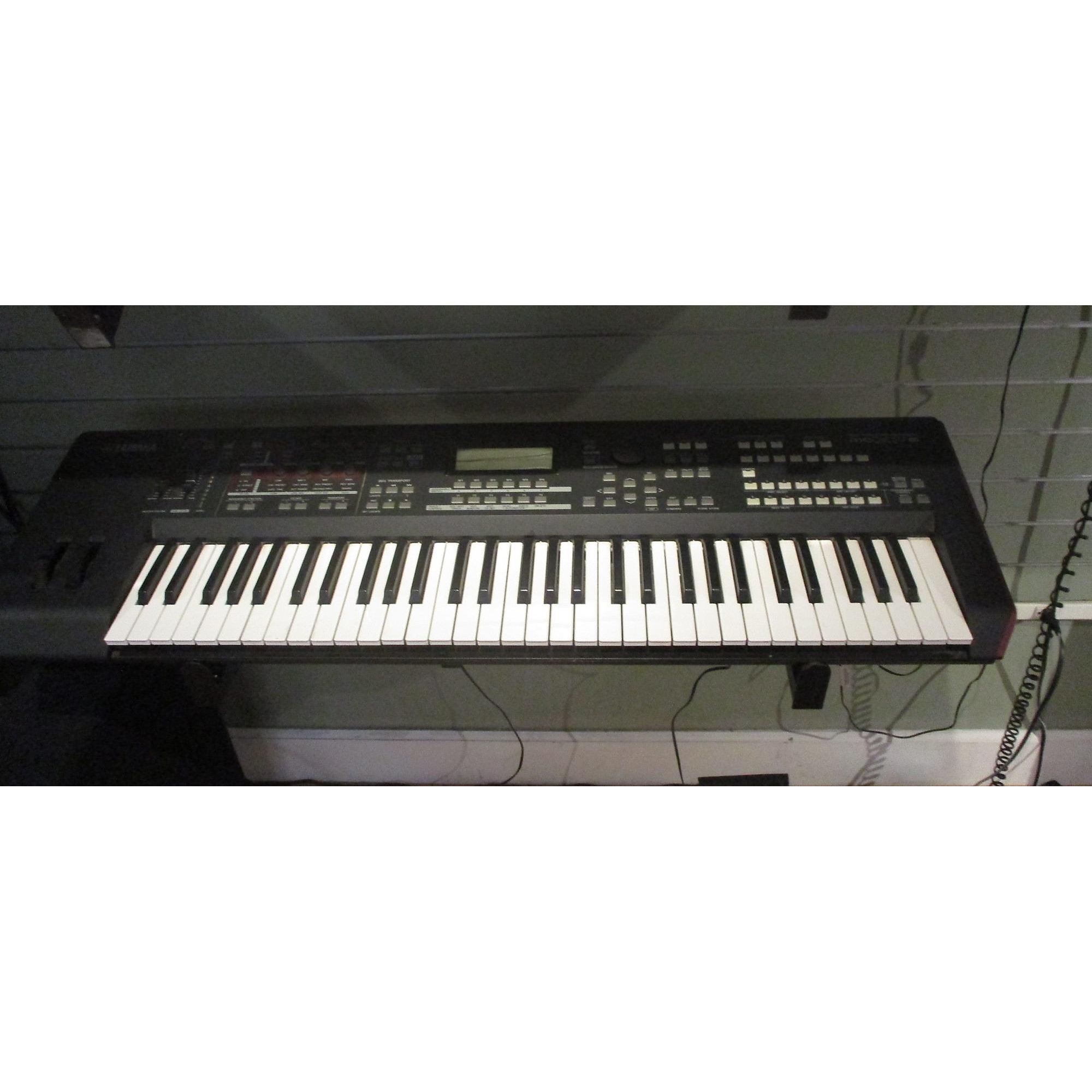 Used Yamaha MOXF6 61 Key Keyboard Workstation | Guitar Center
