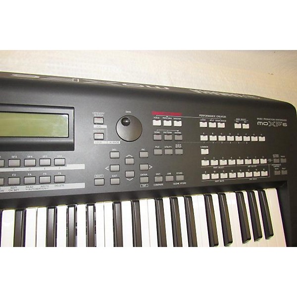 Used Yamaha MOXF6 61 Key Keyboard Workstation