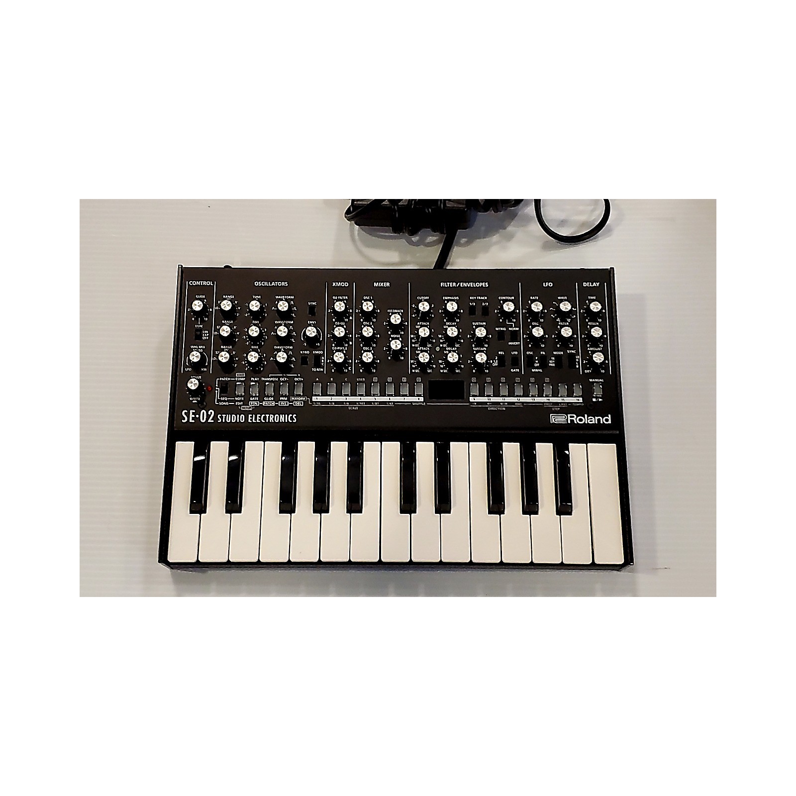 Used Roland SE02 WITH K25M KEYBOARD Synthesizer | Guitar Center