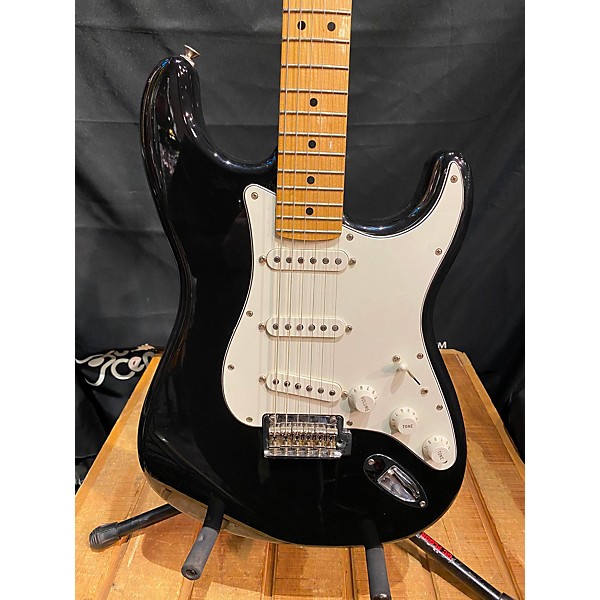 Used Fender Used Fender Player Stratocaster Black Solid Body Electric Guitar