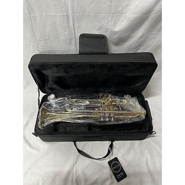 Guitar deals center trumpet