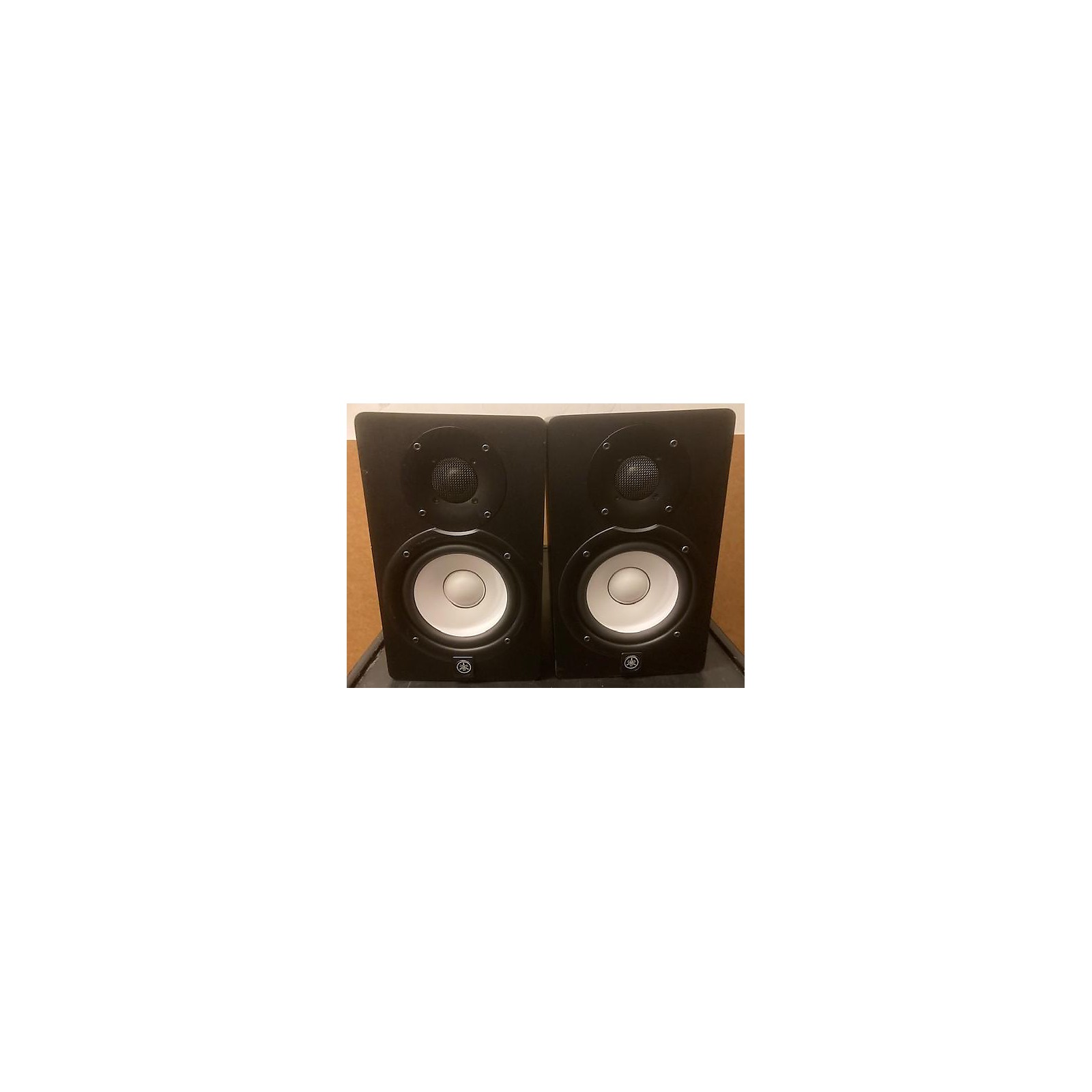 Used Yamaha HS5 White Studio Monitor Speaker Pair Bundle (2 Speakers)  989899019402