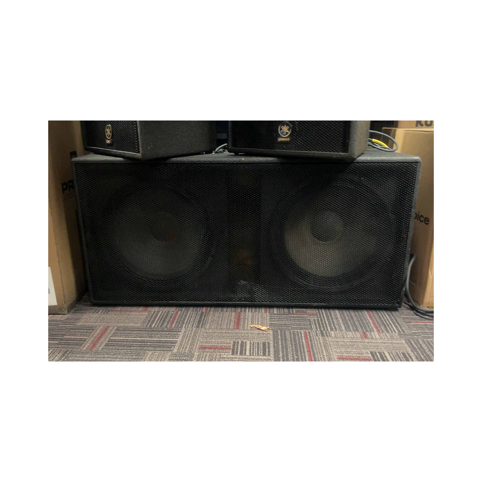 Used Yamaha SW218V Unpowered Subwoofer Guitar Center