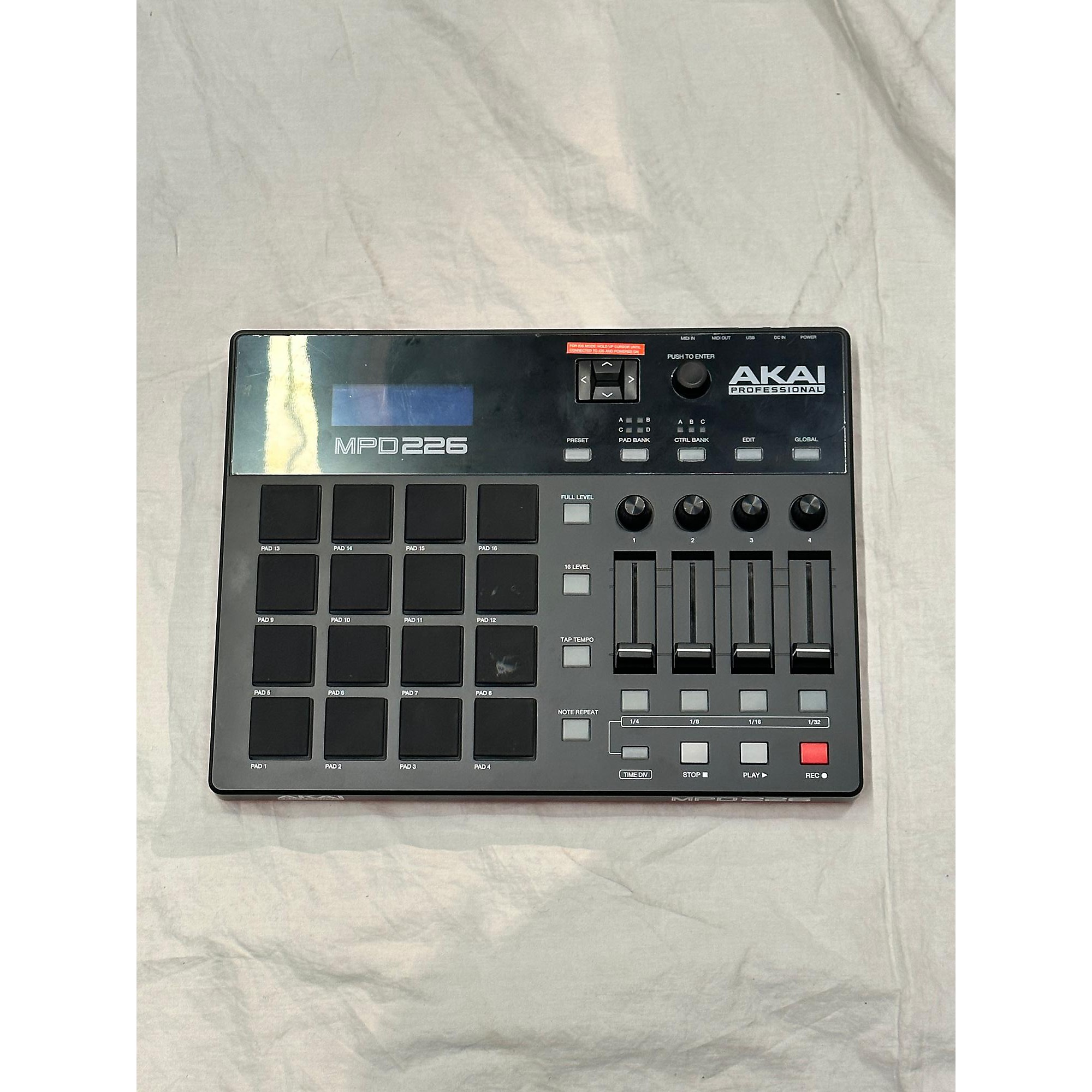 Used Akai Professional MPD226 MIDI Controller | Guitar Center