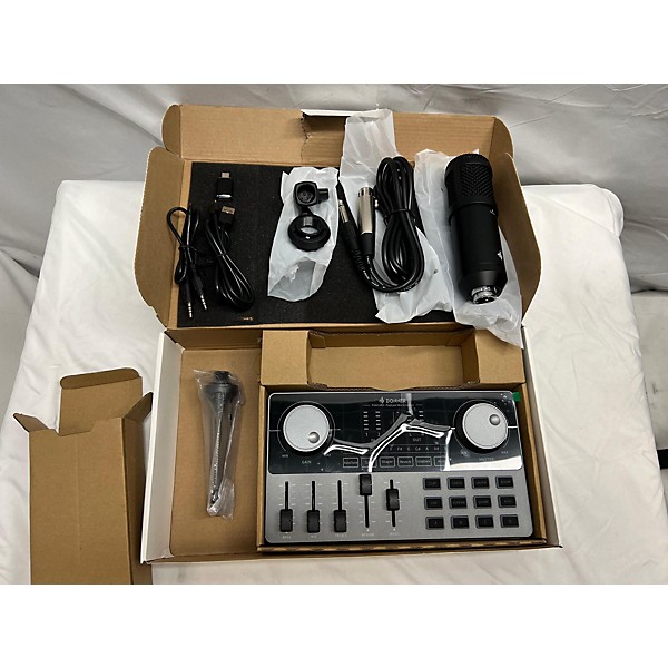 Used Donner PODCAST CONSOLE BUNDLE