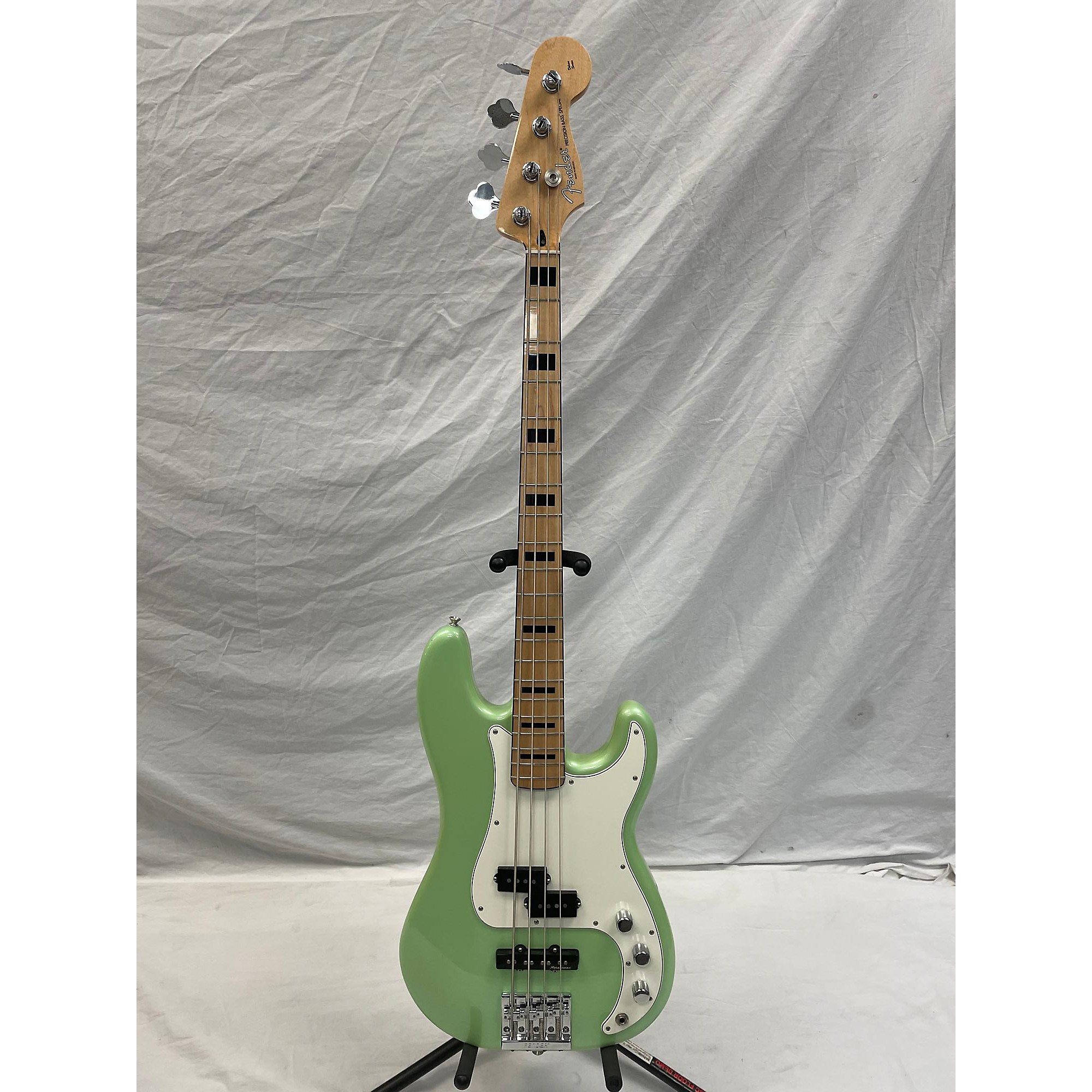 Fender special edition deluxe online pj bass stores