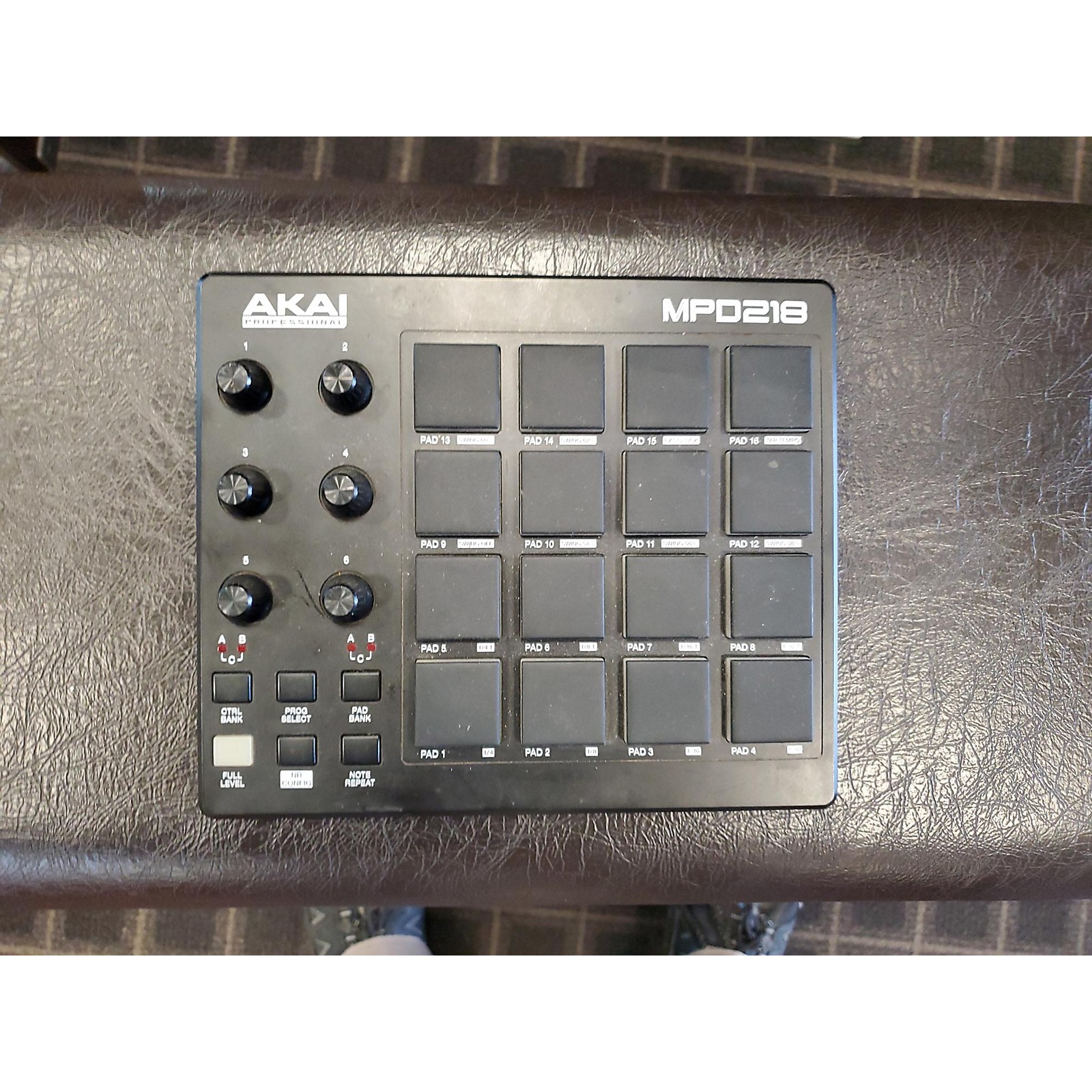 Used Akai Professional MPD218 MIDI Controller | Guitar Center