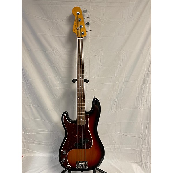 Used Fender Used Fender American Professional II Precision Bass 3 Color Sunburst Electric Bass Guitar