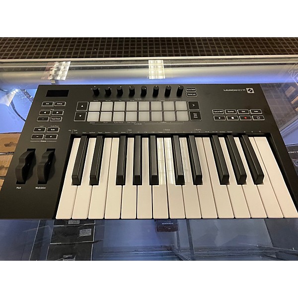 Used Novation Launchkey 25 Key MIDI Controller