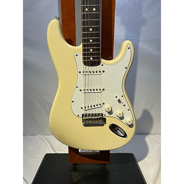 Used Fender Used Fender VOODOO JH STR ROSEWOOD FB Olympic White Solid Body Electric Guitar