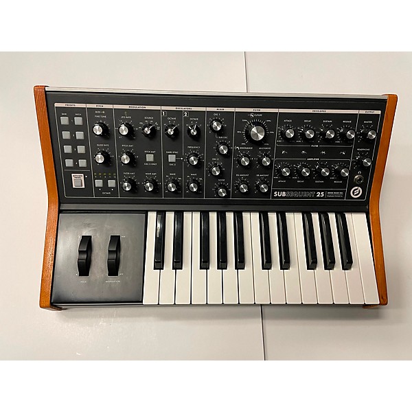 Used Moog SUBSEQUENT 25 Synthesizer | Guitar Center