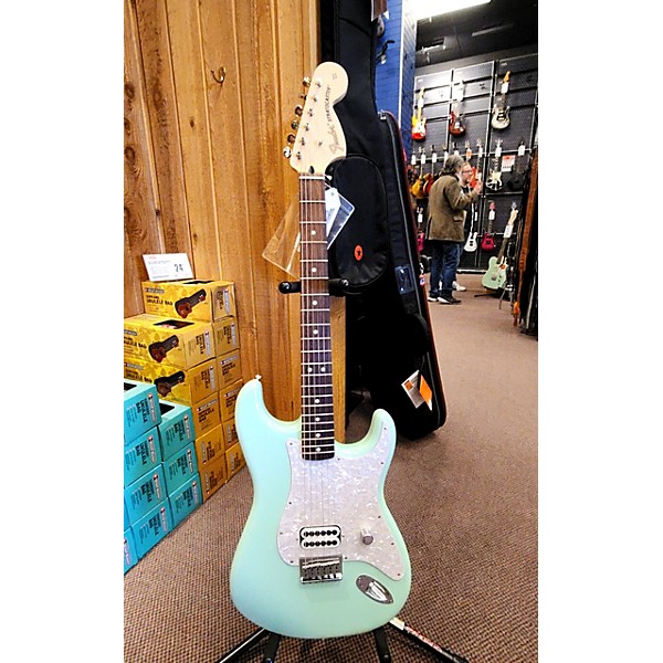 Used Fender Used Fender Tom Delonge Signature Stratocaster Seafoam Green Solid Body Electric Guitar