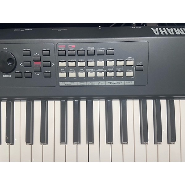 Used Yamaha MX61 61 Key Keyboard Workstation