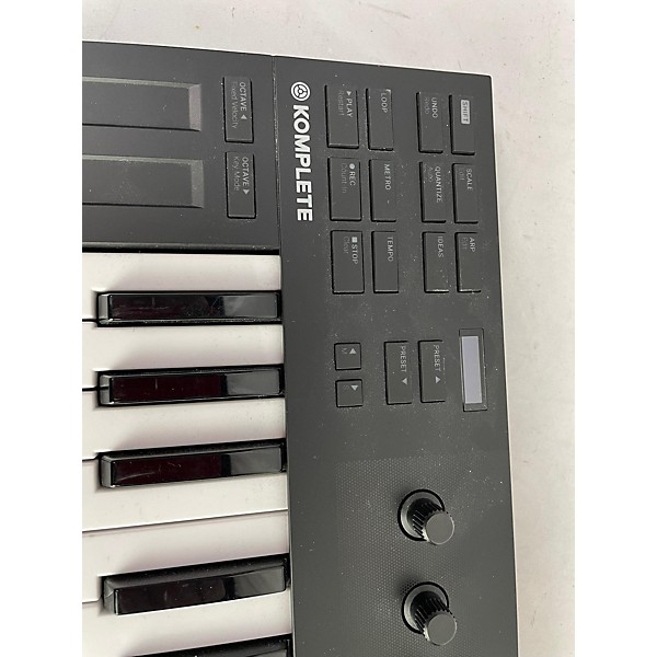 Used Native Instruments KOMPLETE KONTROL M32 MIDI Controller