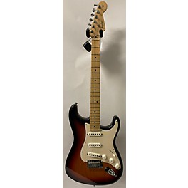 Used Fender Used 2004 Fender American Series Stratocaster Sunburst Solid Body Electric Guitar