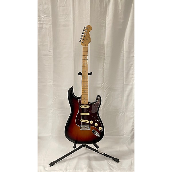 Used Fender Used Fender American Professional II Stratocaster Sunburst Solid Body Electric Guitar