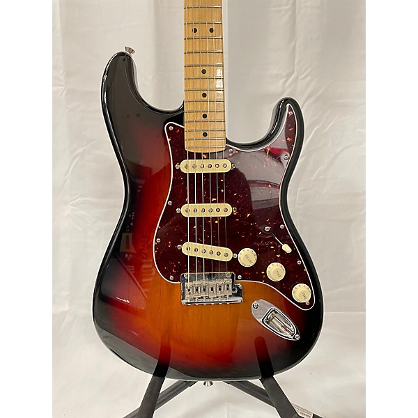 Used Fender Used Fender American Professional II Stratocaster Sunburst Solid Body Electric Guitar