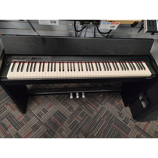 Used Roland F140R Digital Piano