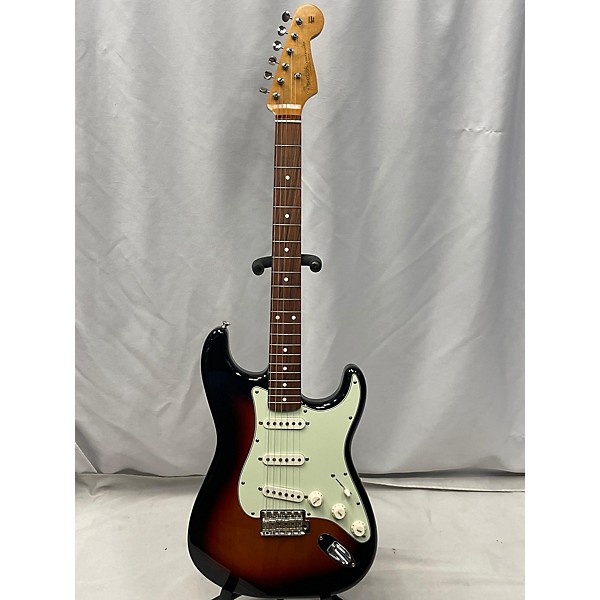 Used Fender 2019 Classic Series '60s Stratocaster Solid Body Electric Guitar
