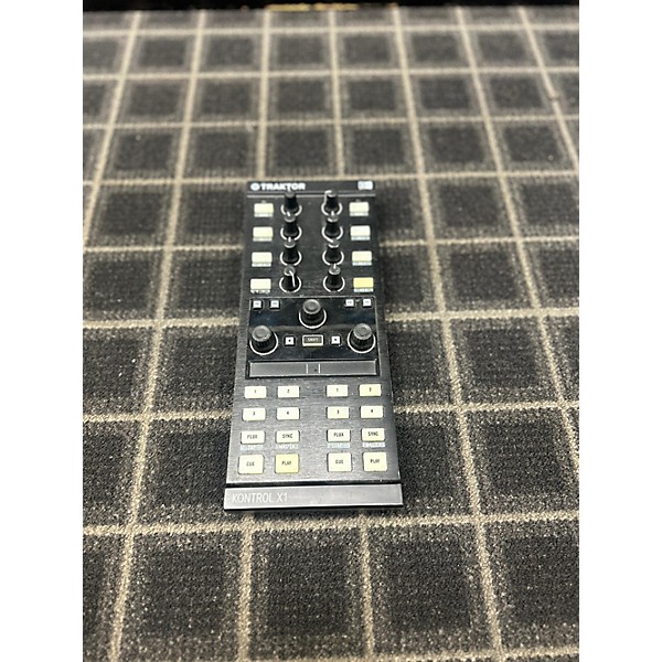Used Native Instruments KONTROL X1 DJ Controller