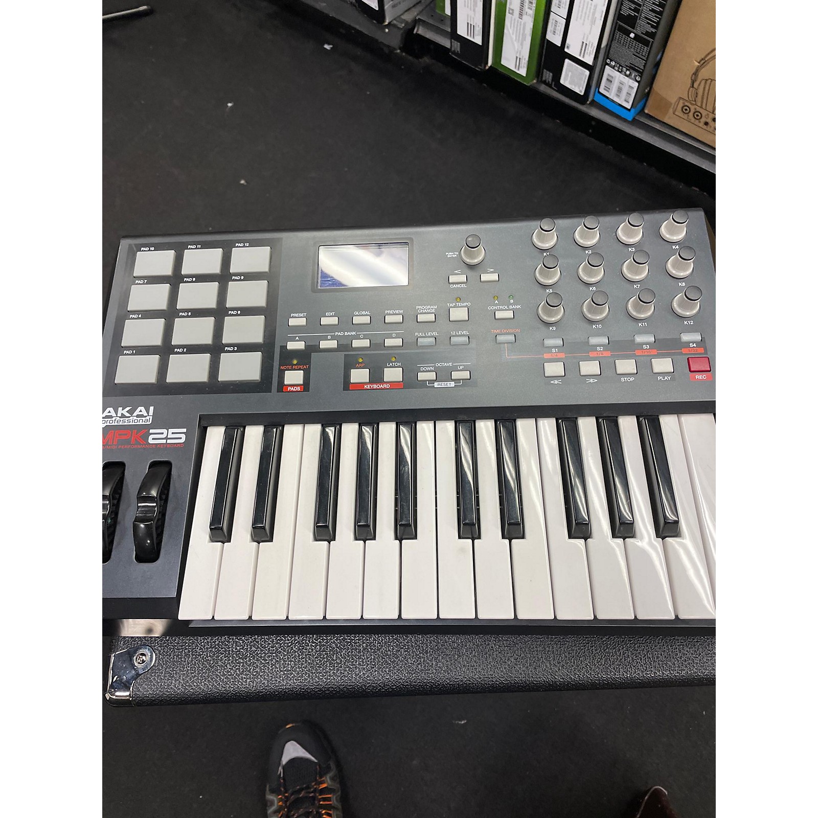 Used Akai Professional MPK25 25 Key MIDI Controller | Guitar Center