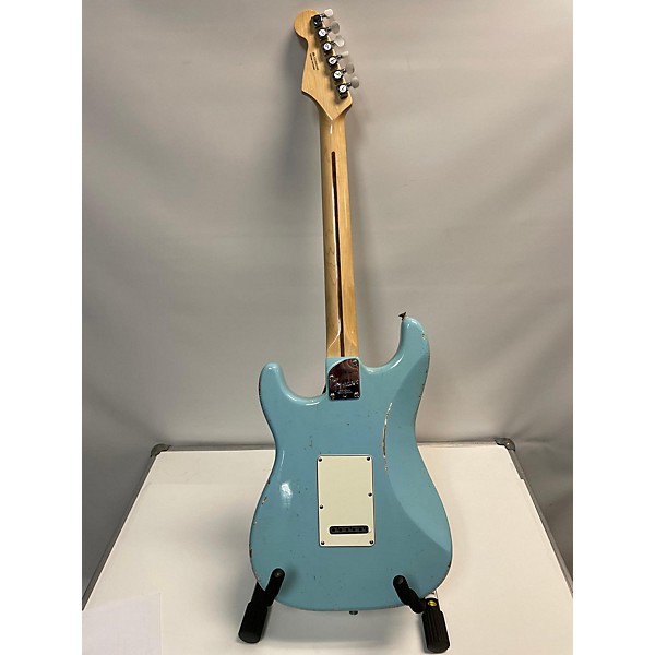 Used Fender Used Fender American Standard Deluxe Stratocaster Roadworn Light Blue Solid Body Electric Guitar