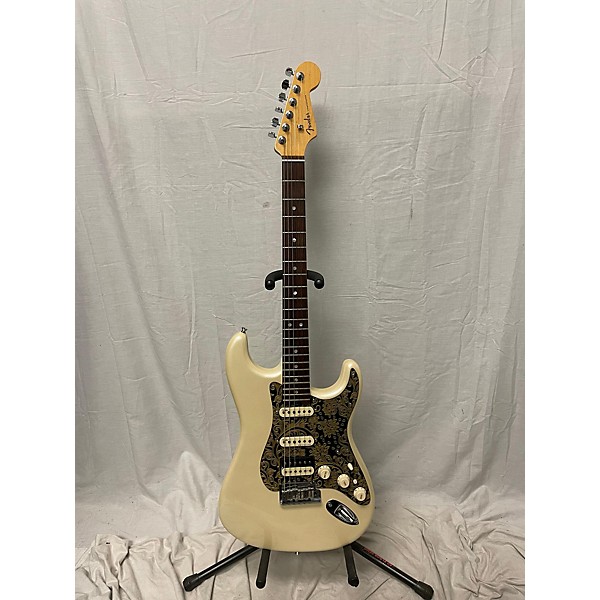 Used Fender Used 2016 Fender American Elite Stratocaster HSS Shawbucker Olympic Pearl Solid Body Electric Guitar