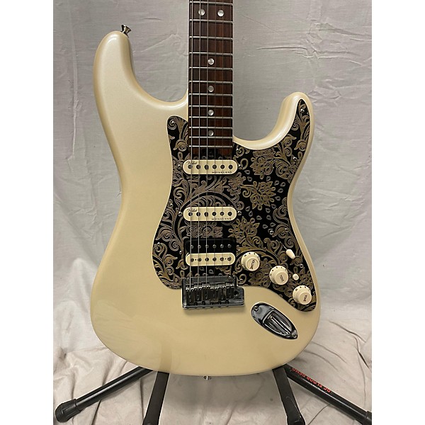 Used Fender Used 2016 Fender American Elite Stratocaster HSS Shawbucker Olympic Pearl Solid Body Electric Guitar