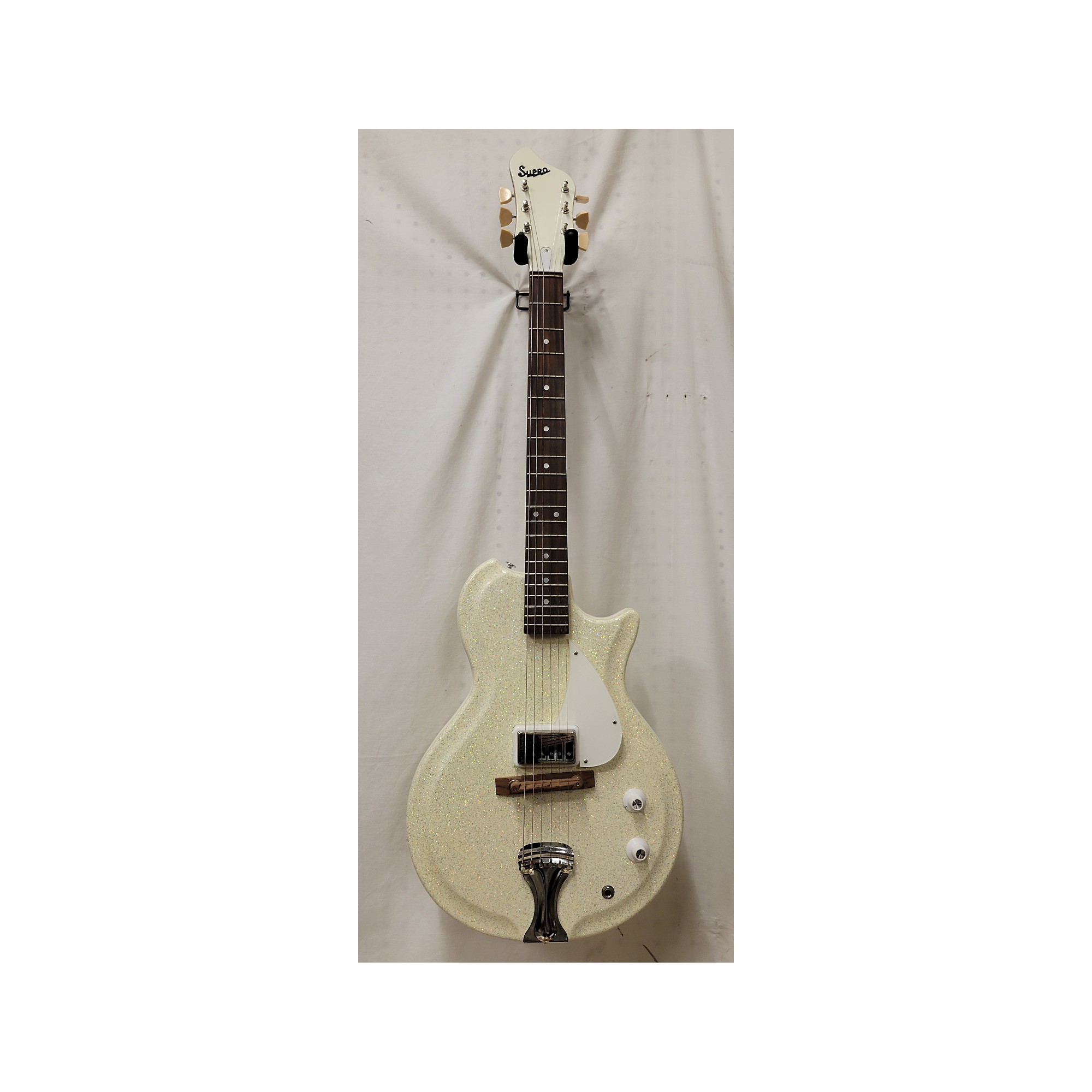 Used Supro N427 Solid Body Electric Guitar White | Guitar Center