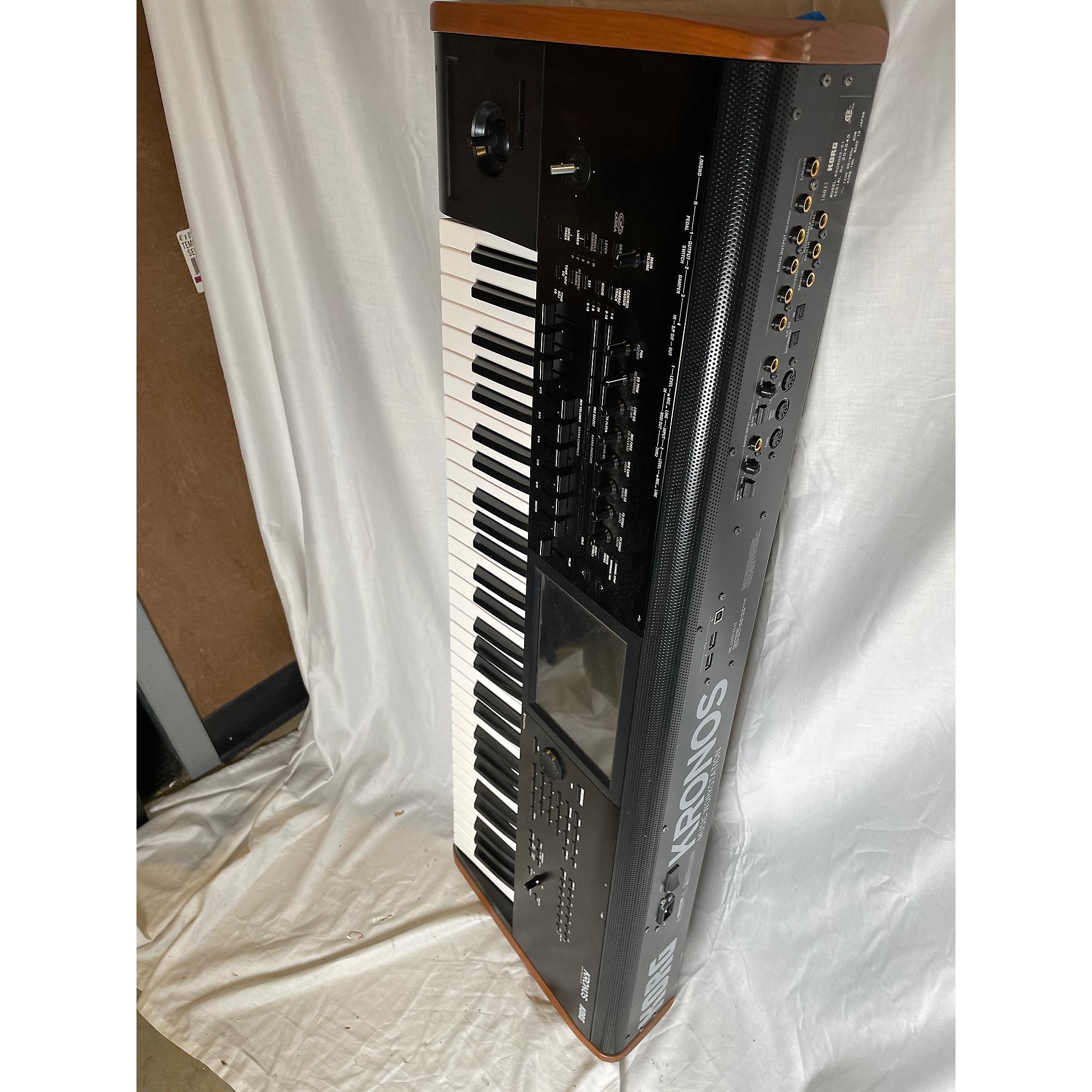 Used KORG KRONOS 2 61-Key Digital Synthesizer Workstation Keyboard 