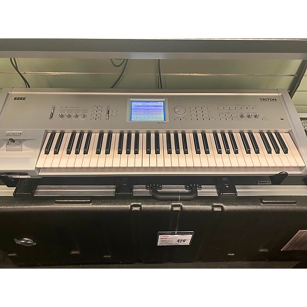 Used KORG Triton Classic 61 Key Keyboard Workstation | Guitar Center