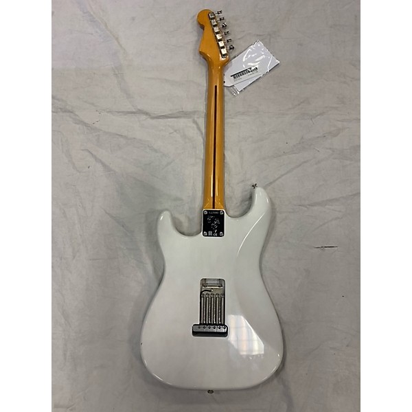 Used Fender Used Fender Artist Series Eric Johnson Stratocaster BLONDE WHITE Solid Body Electric Guitar