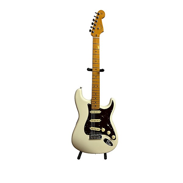 Used Fender Used Fender American Professional II Stratocaster Vintage White Solid Body Electric Guitar