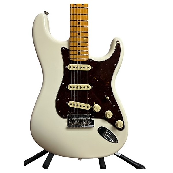 Used Fender Used Fender American Professional II Stratocaster Vintage White Solid Body Electric Guitar