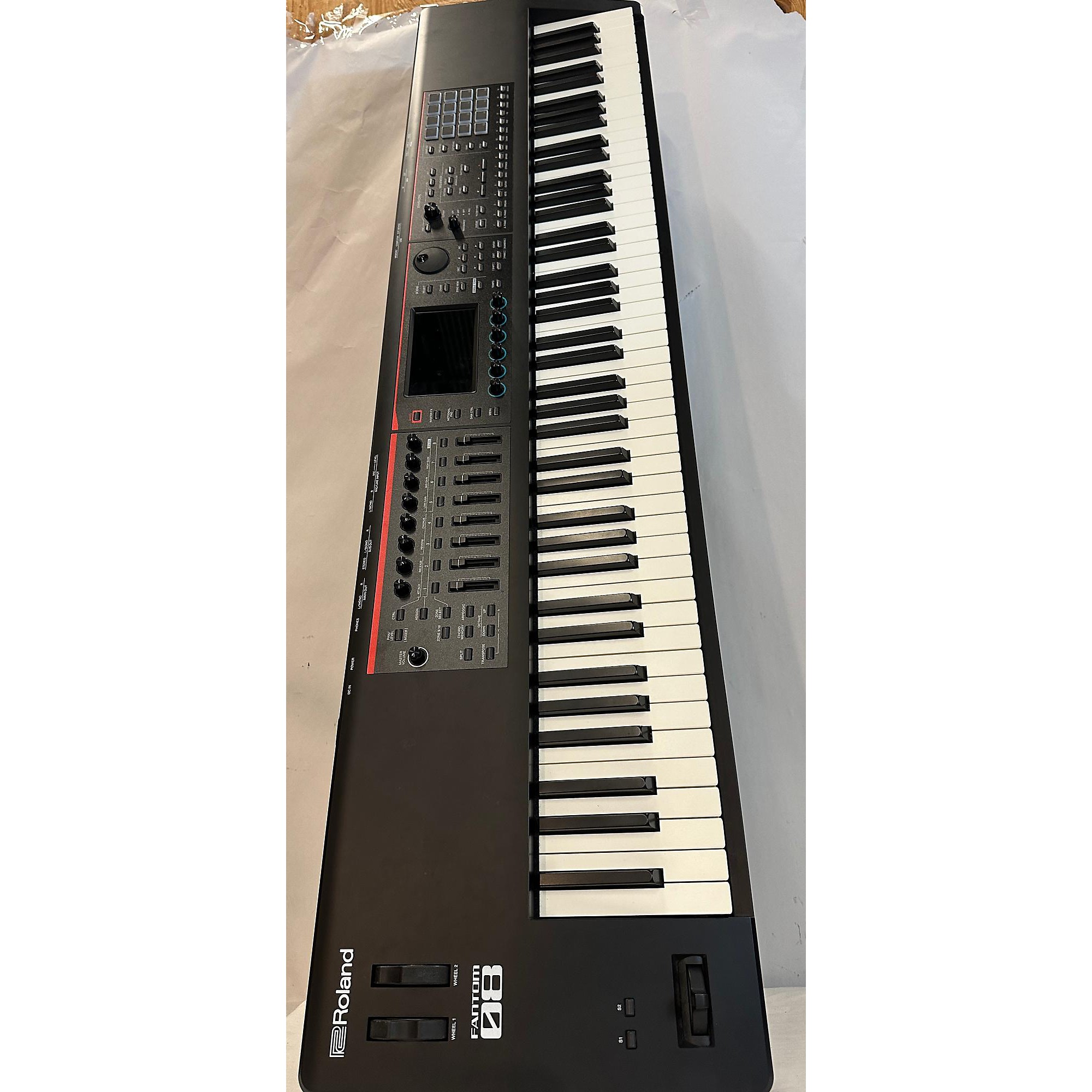 Used Roland Fantom 08 Keyboard Workstation