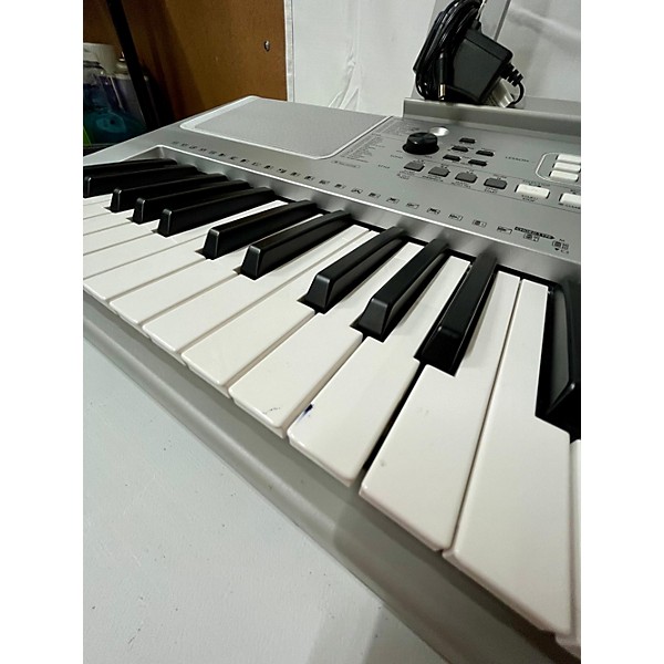 Used Yamaha YPT370 Portable Keyboard