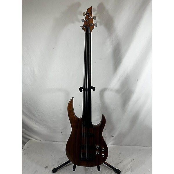 Used Carvin LB76 Electric Bass Guitar