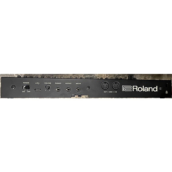 Used Roland JU06A Synthesizer