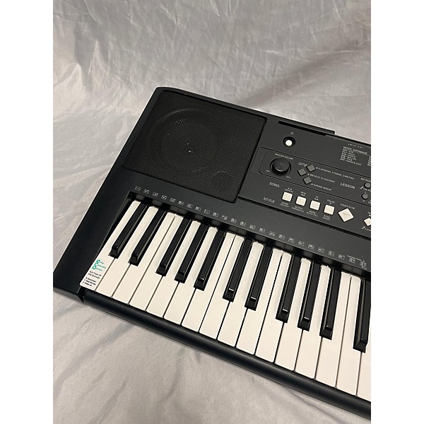Used Yamaha PSRE333 61 Key Portable Keyboard