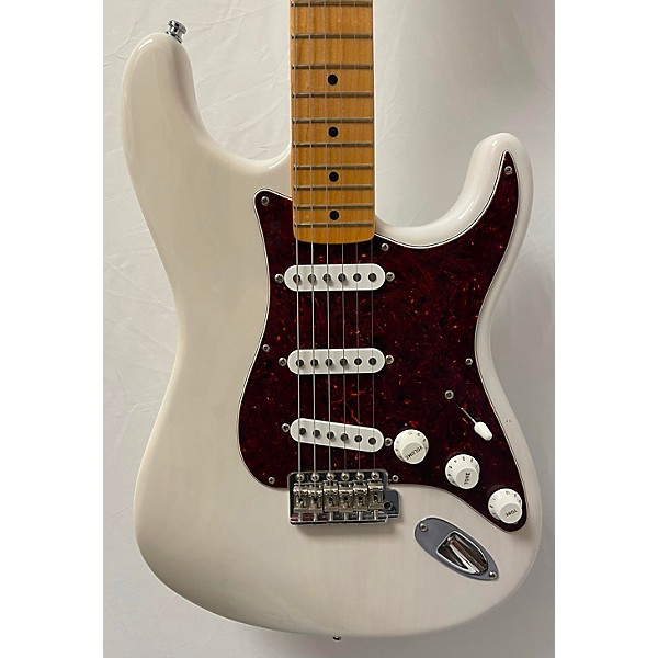 Used Fender Used Fender American Original 50s Stratocaster Trans White Solid Body Electric Guitar