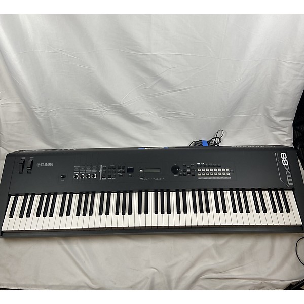 Used Yamaha MX88BK Synthesizer