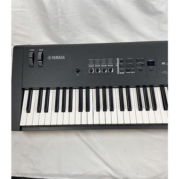 Used Yamaha MX88BK Synthesizer