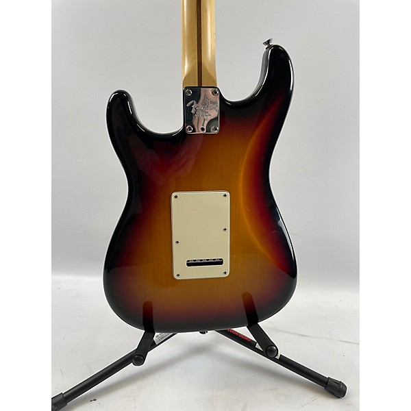 Used Fender Used Fender American Standard Stratocaster 2 Tone Sunburst Solid Body Electric Guitar