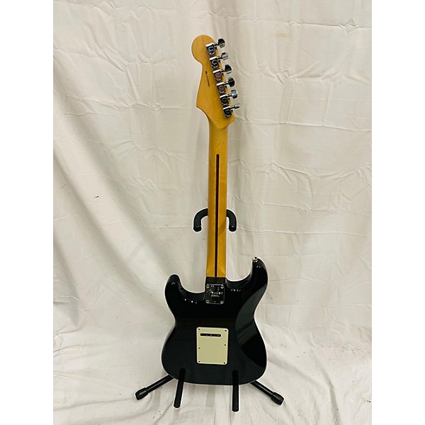 Used Fender Used Fender American Professional Standard Stratocaster HSS Black Solid Body Electric Guitar