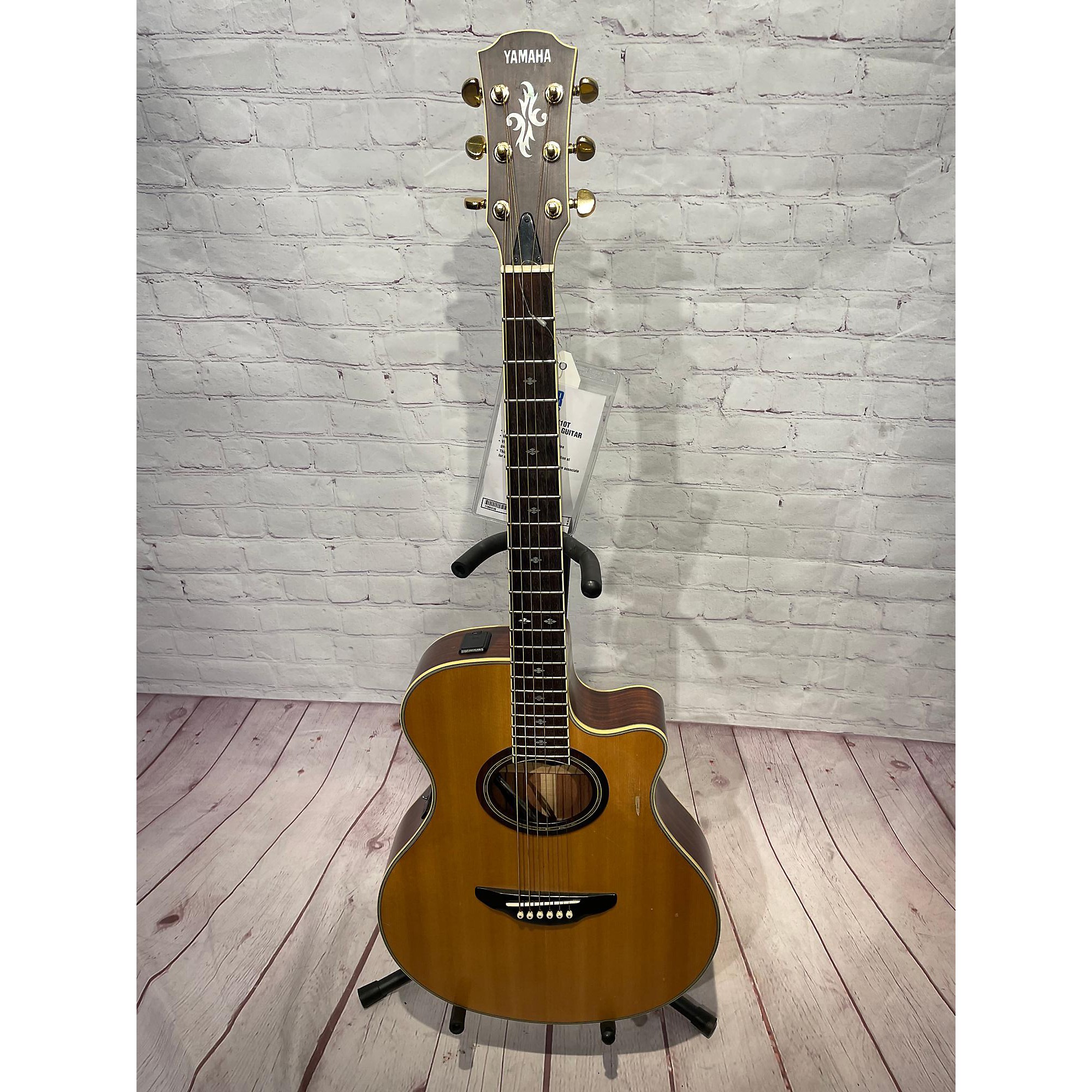 Used Yamaha APX10T Natural Acoustic Guitar