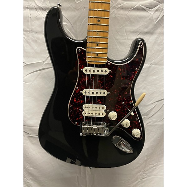 Used Fender Used Fender USA Lone Star Stratocaster Black Solid Body Electric Guitar