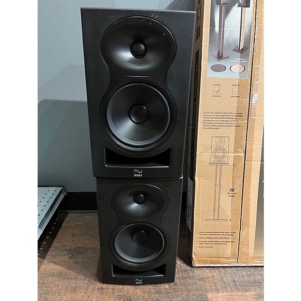 Used Kali Audio LP-6 Pair Powered Monitor